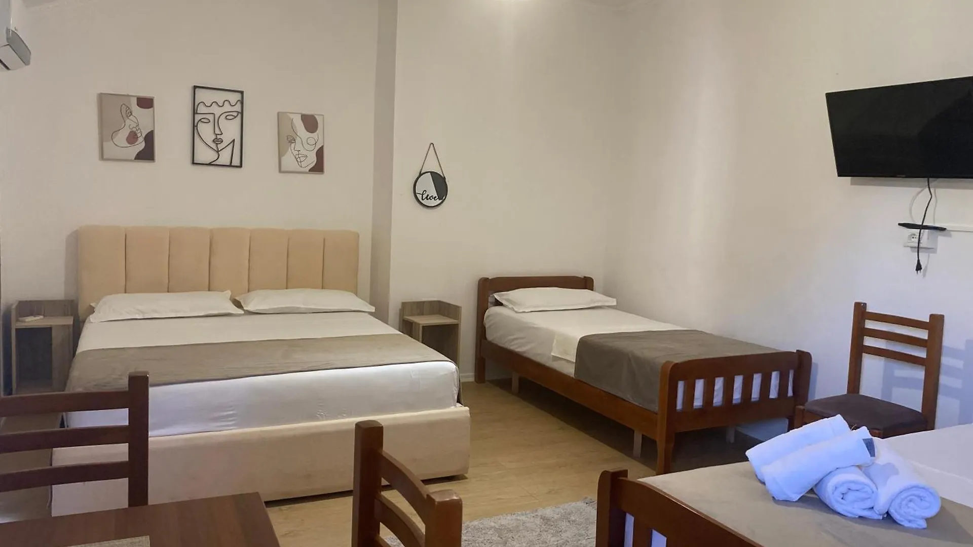 Gasthuis Vila M Vera Rooms With Kitchen And Apartments Durrës